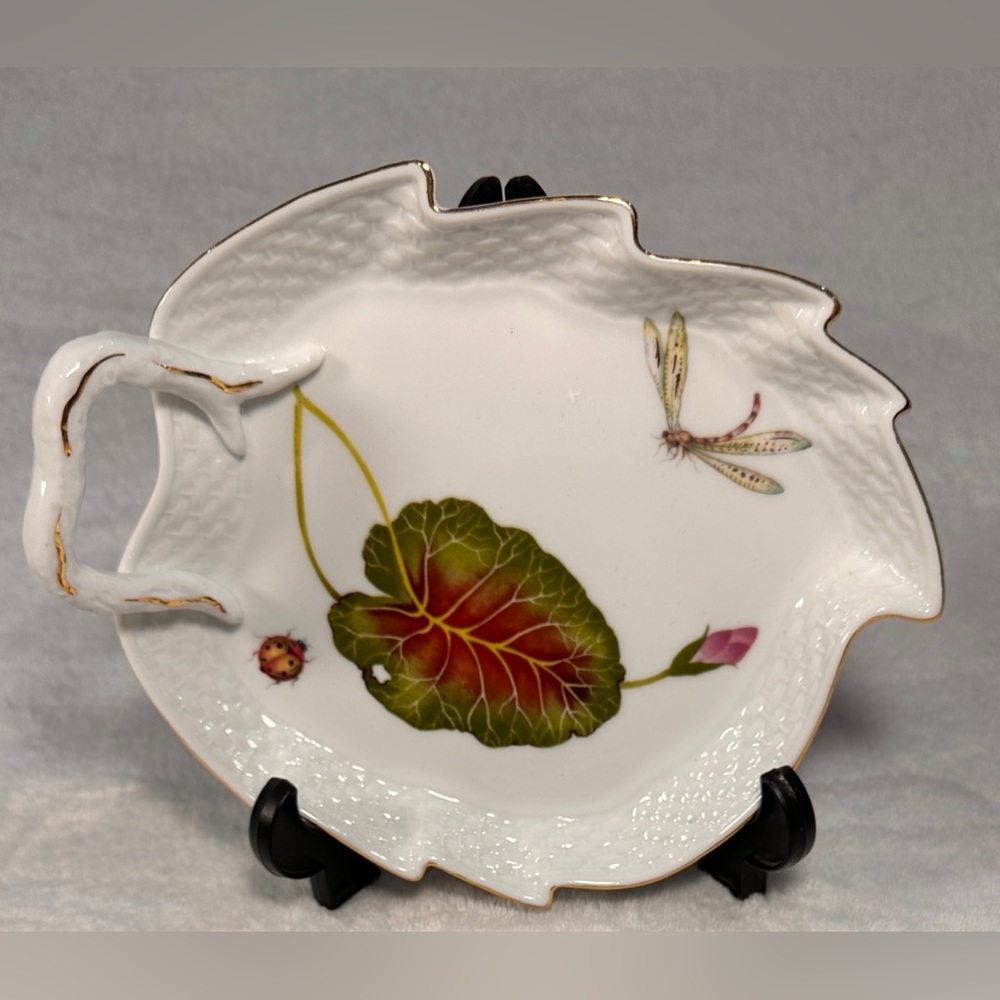 Godinger & Co Vanity Trinket Soap Leaf Dish Dainty Floral Gold Trim 5.5” x 4”